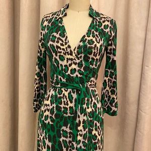 DVF Diane Von Furstenburg leopard vintage wrap dress size small 4